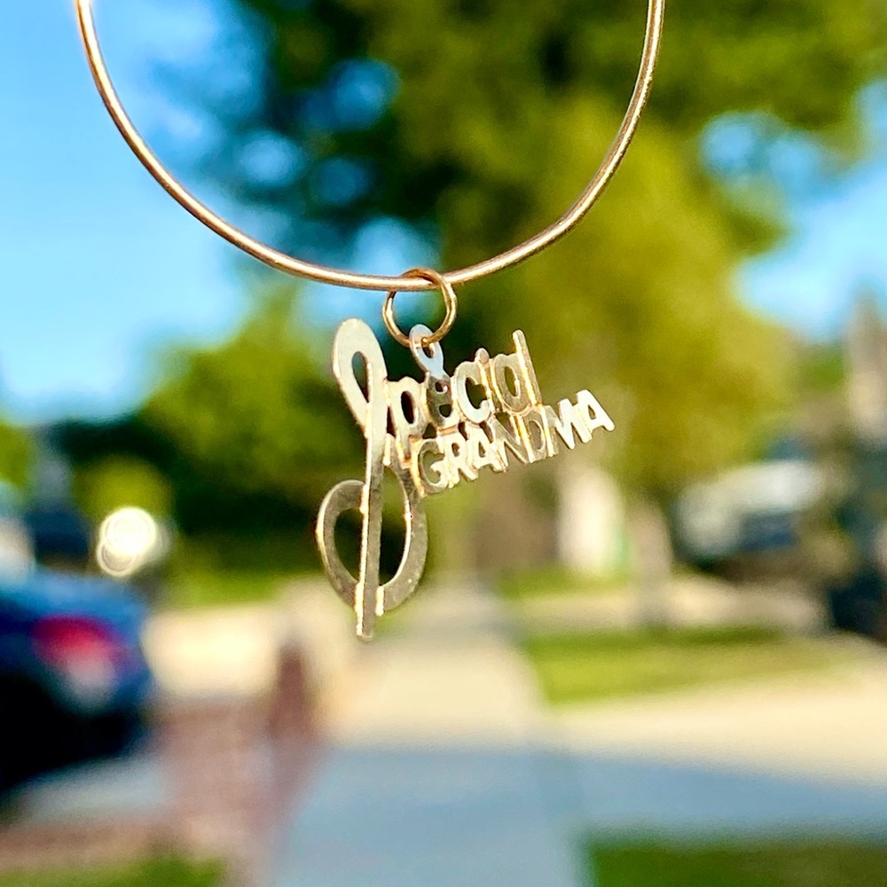 Cute Dainty "Special Grandma' Pendant / Charm 14K Real Gold - Picture 9 of 9
